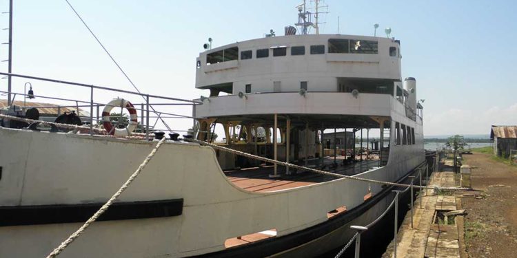 MV-Uhuru-makes-weekly-voyage-to-Uganda-with-oil-exports-PHOTO-COURTESY-wikipedia.org_