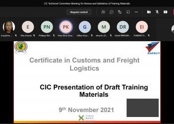 CIC reviews materials for clearing agents’ course